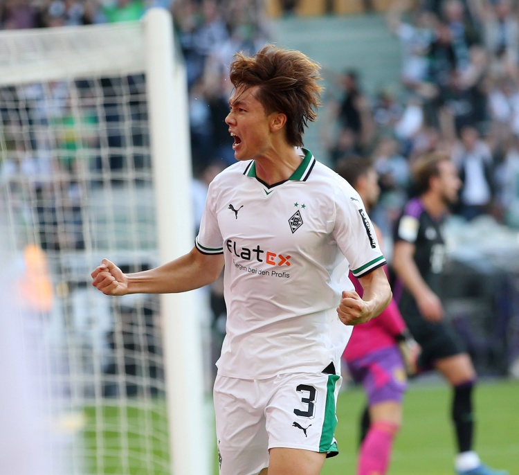 记者:阿贾克斯首份报价遭拒,门兴考虑让板仓滉合同进入最后一年